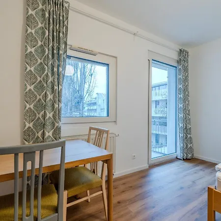 Apartment Whats-app Self-check-in - Studio, 5 Minutes To Center *