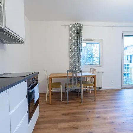 Whats-app Self-check-in - Studio, 5 Minutes To Center Apartment Graz