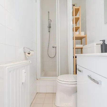 Whats-app Self-check-in - Studio, 5 Minutes To Center Apartment