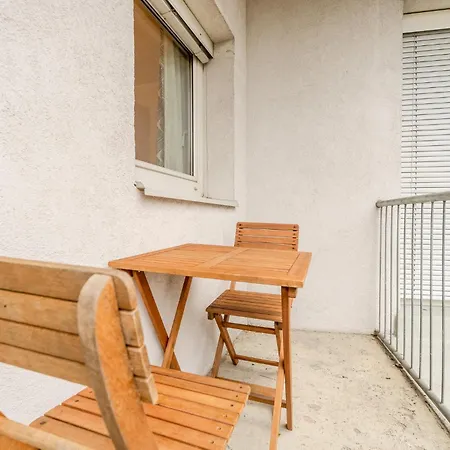 Whats-app Self-check-in - Studio, 5 Minutes To Center