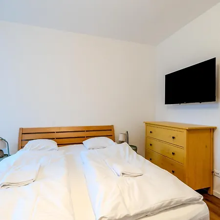 Whats-app Self-check-in - Studio, 5 Minutes To Center