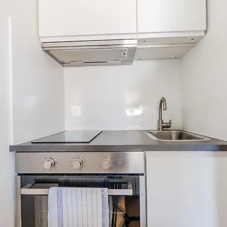 Whats-app Self-check-in - Studio, 5 Minutes To Center